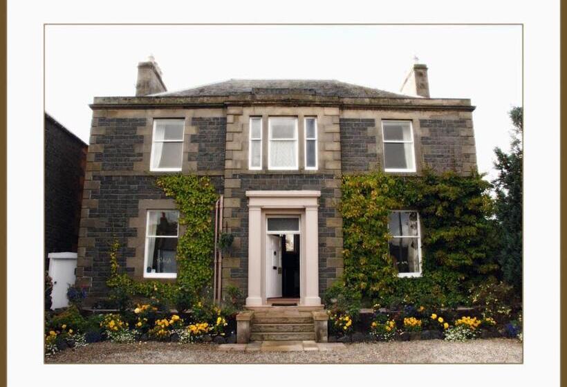 مبيت وإفطار Lornebank Homestay