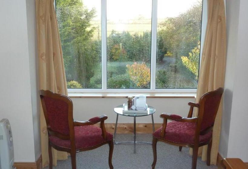 مبيت وإفطار Riverside Glanworth