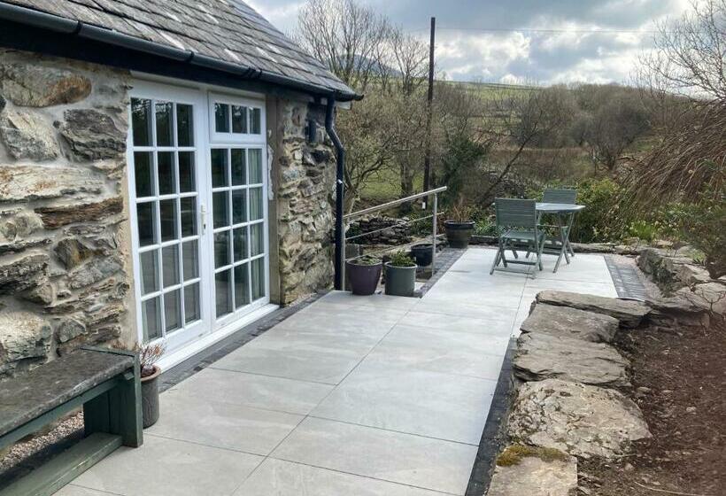 Garth Engan Private Self Contained B&b With Garden Area