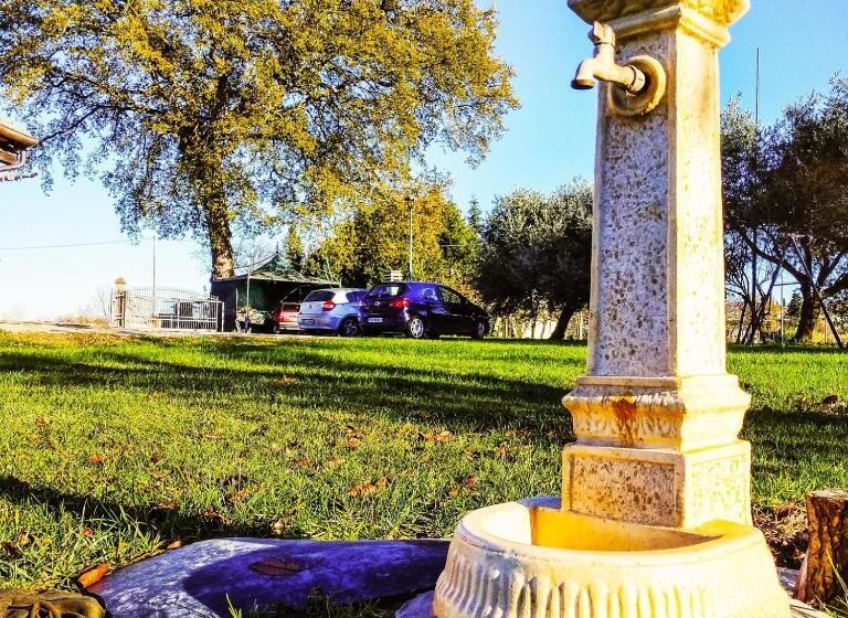 בית מלון כפרי Country Rooms & Suite La Quercia