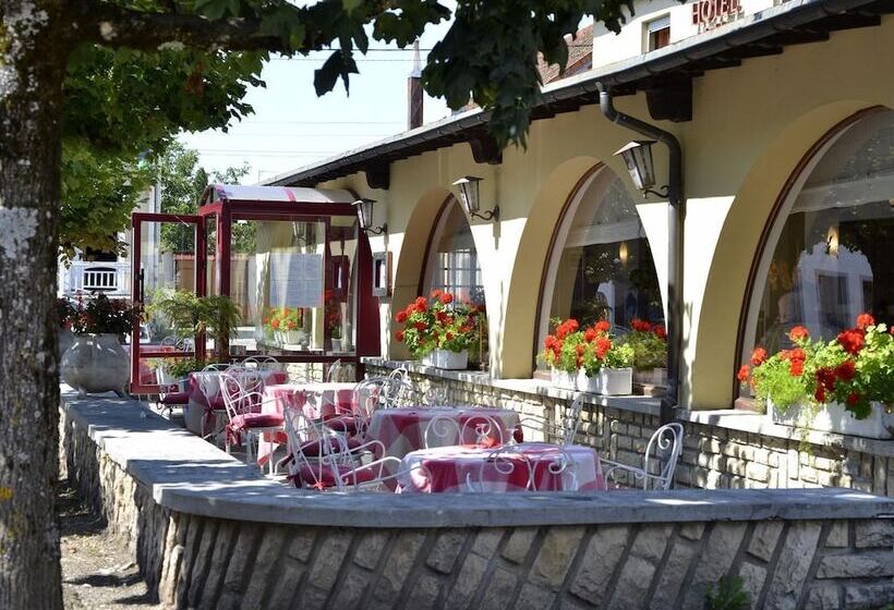 Отель Hôtel Du Commerce