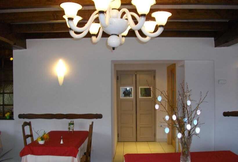 Отель Hôtel Du Commerce