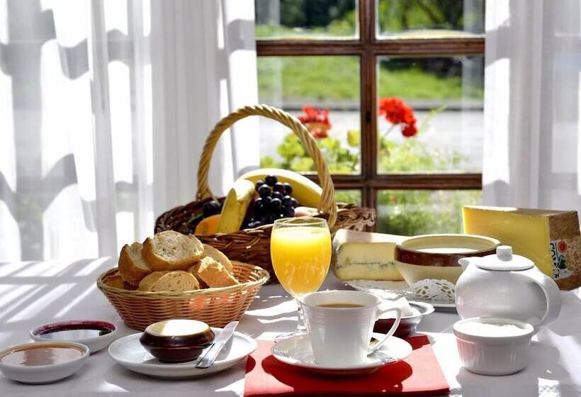 Отель Hôtel Du Commerce