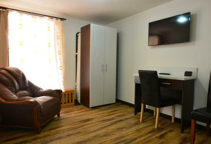 بنسيون Casa Caprioara