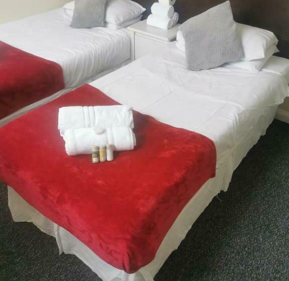 بنسيون The Crown Bar & Guesthouse