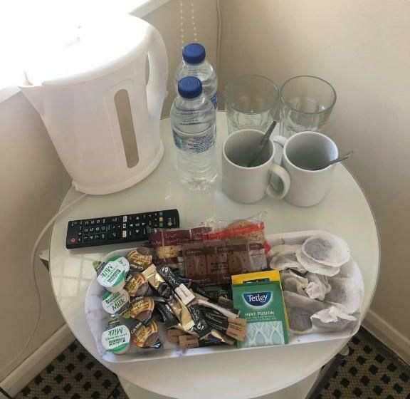 بنسيون The Crown Bar & Guesthouse