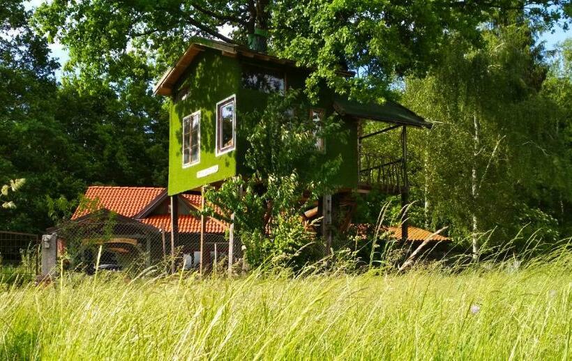 پانسیون Tree House Ramona & Fairytale Wooden House By Ljubljana