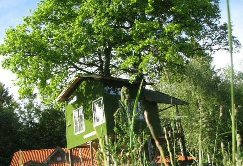 پانسیون Tree House Ramona & Fairytale Wooden House By Ljubljana