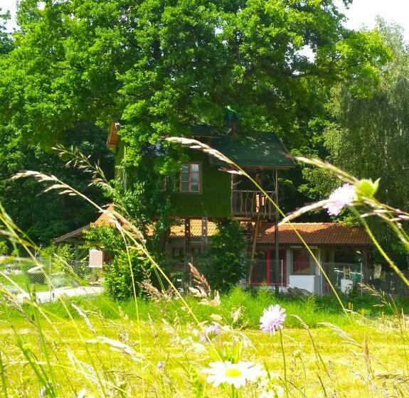 پانسیون Tree House Ramona & Fairytale Wooden House By Ljubljana