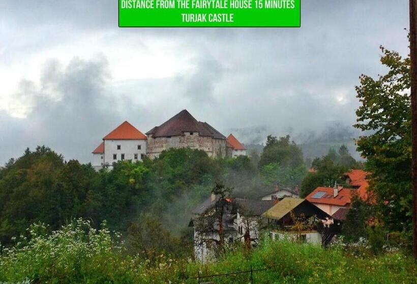 پانسیون Tree House Ramona & Fairytale Wooden House By Ljubljana