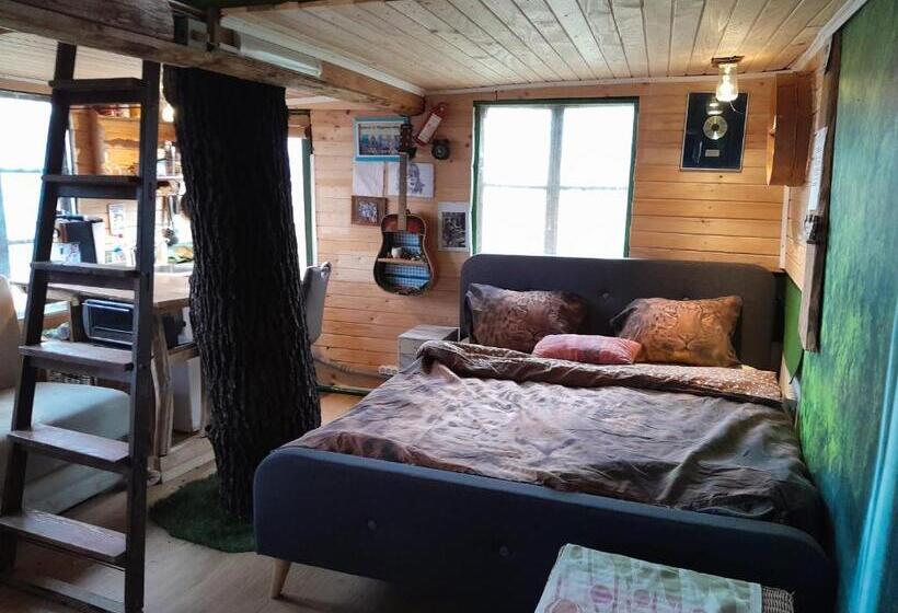 پانسیون Tree House Ramona & Fairytale Wooden House By Ljubljana