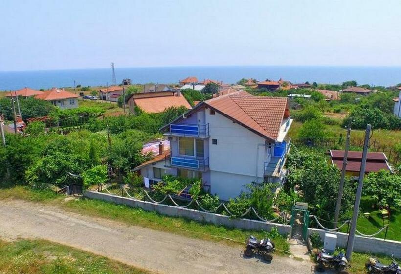 بنسيون Villa Rezos