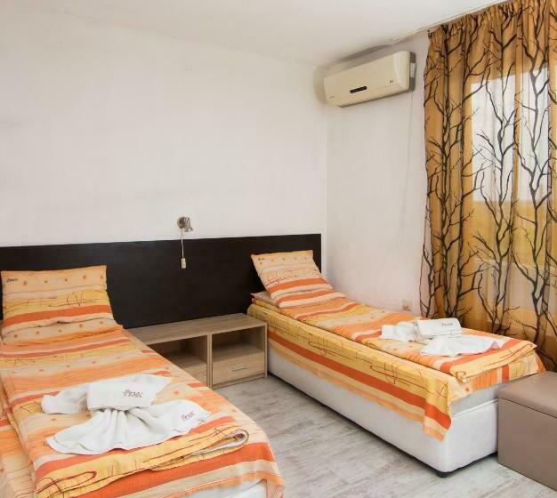 بنسيون Villa Rezos