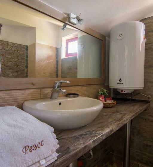 بنسيون Villa Rezos