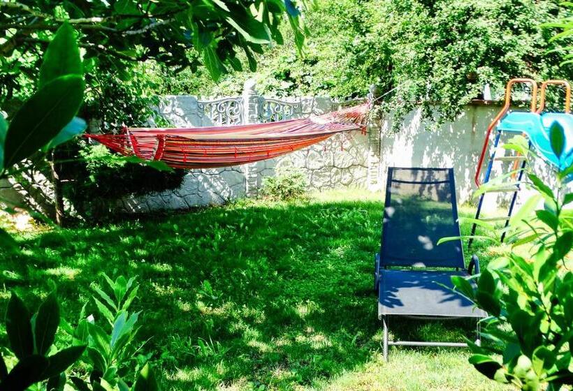 بنسيون Villa Rezos