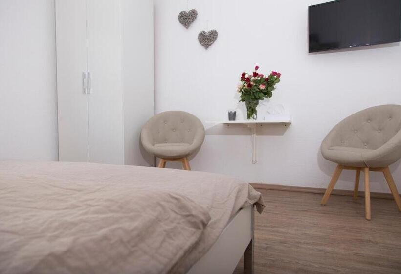 Pension Gästehaus La Mula