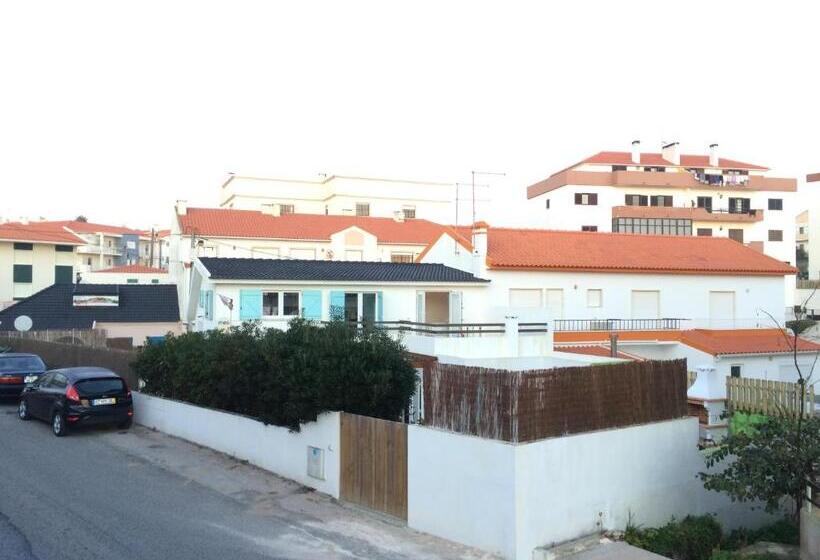 فندق صغير Native Surfhouse