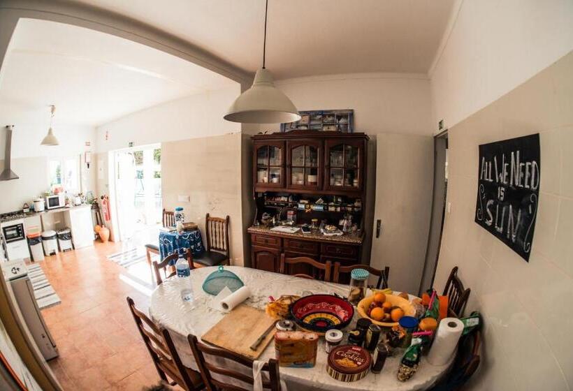 فندق صغير Native Surfhouse