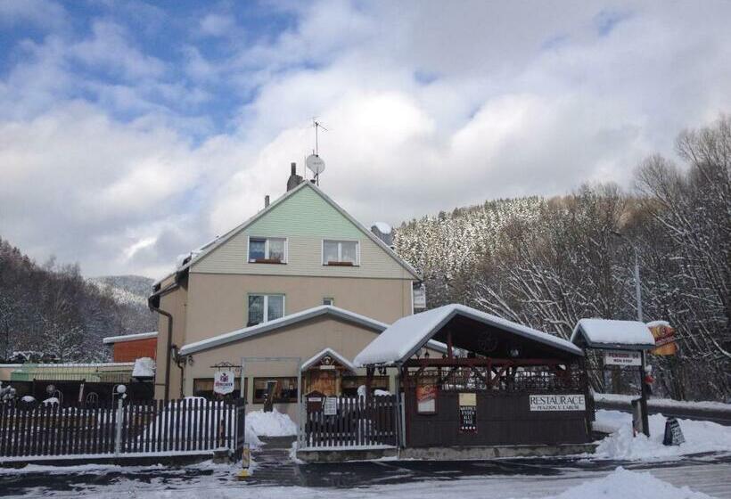 فندق صغير Penzion54 & Restaurace