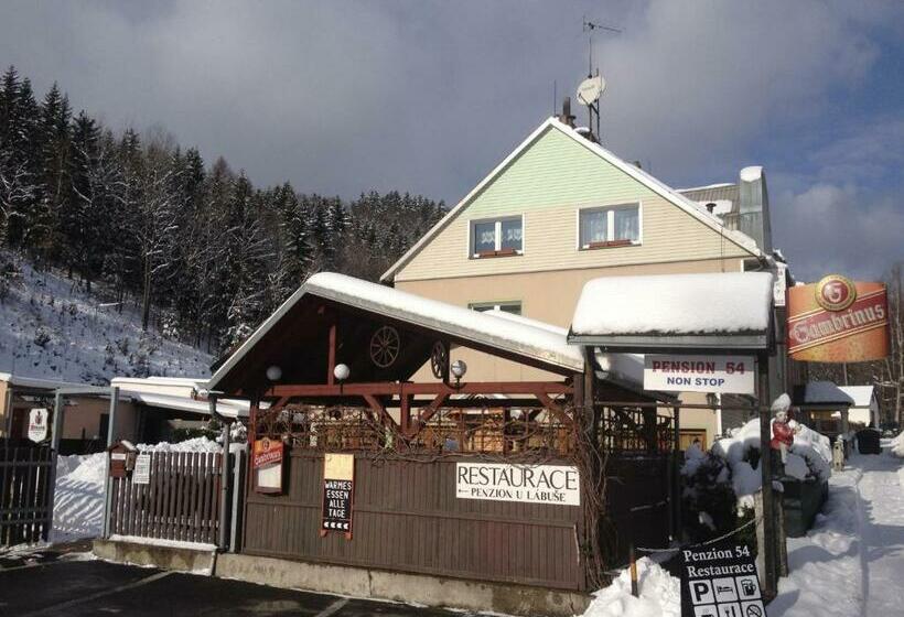 فندق صغير Penzion54 & Restaurace