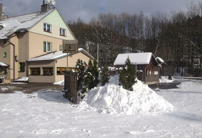 فندق صغير Penzion54 & Restaurace