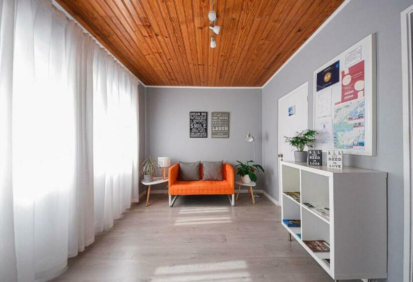 ベッドアンドブレックファースト Blue Door Lagos