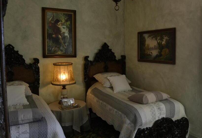 민박 Château De Peufeilhoux