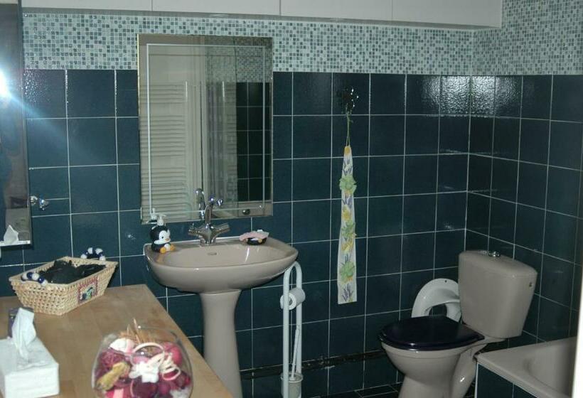 민박 Le Jardin De Roses Dominique Loreau