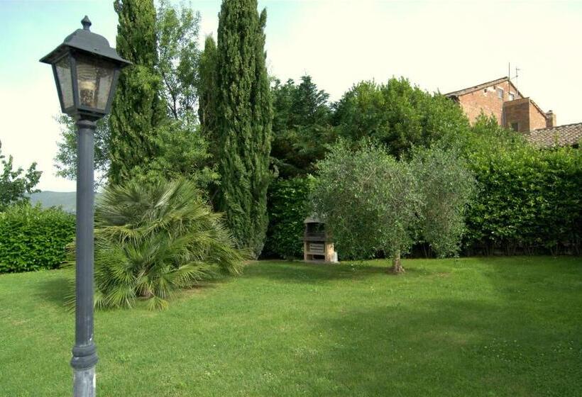 هتل Agriturismo La Dolce Collina