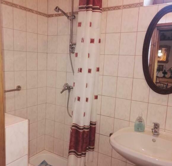 بنسيون ács Kúria