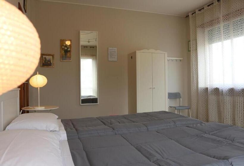 פנסיון Easyroom Schio