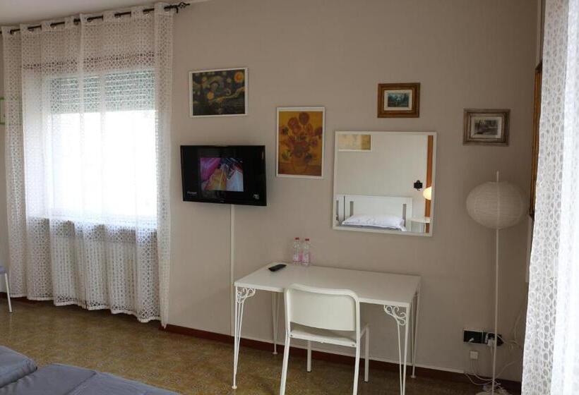 بنسيون Easyroom Schio