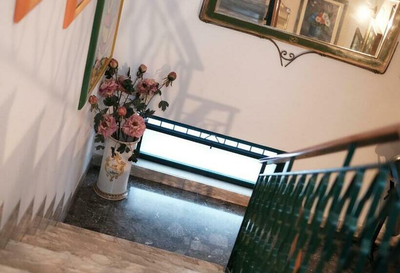 פנסיון Oasi 83