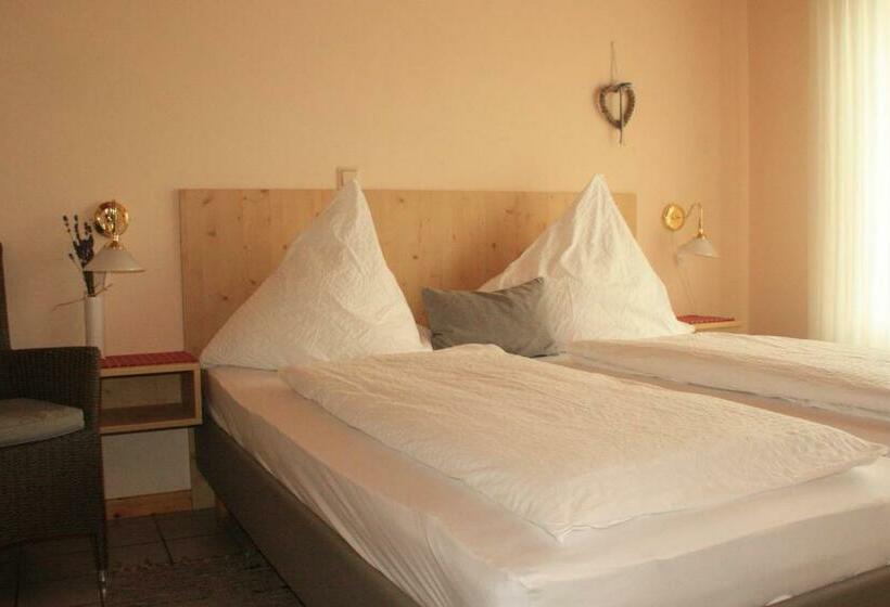 بنسيون Weingut Brennerei Gästehaus Emil Dauns