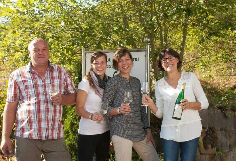 ペンション Weingut Brennerei Gästehaus Emil Dauns