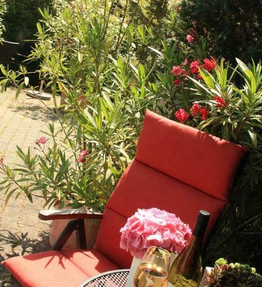 ペンション Weingut Brennerei Gästehaus Emil Dauns