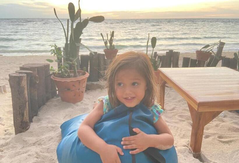 منتجع Secret Beach Bungalows