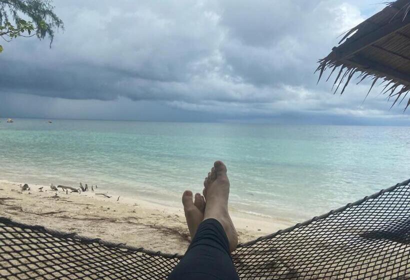 منتجع Secret Beach Bungalows