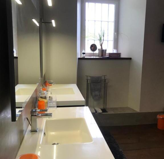 צימר Château Du Puech