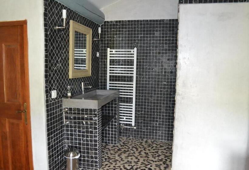 مبيت وإفطار Ferme De Palumiane   Chambres Climatisées