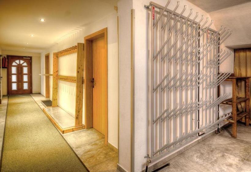 مبيت وإفطار Haus Brandner