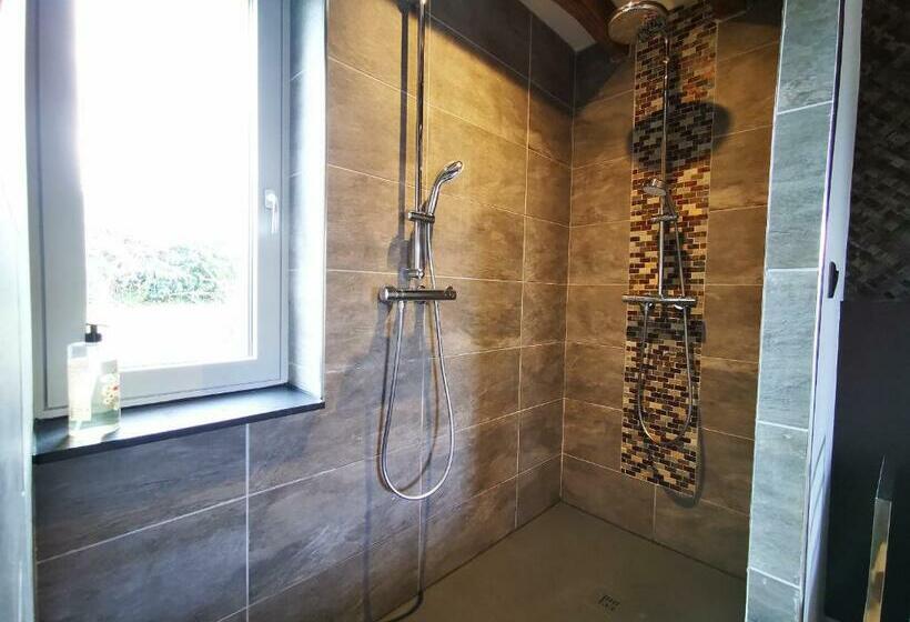 مبيت وإفطار La Jacquière