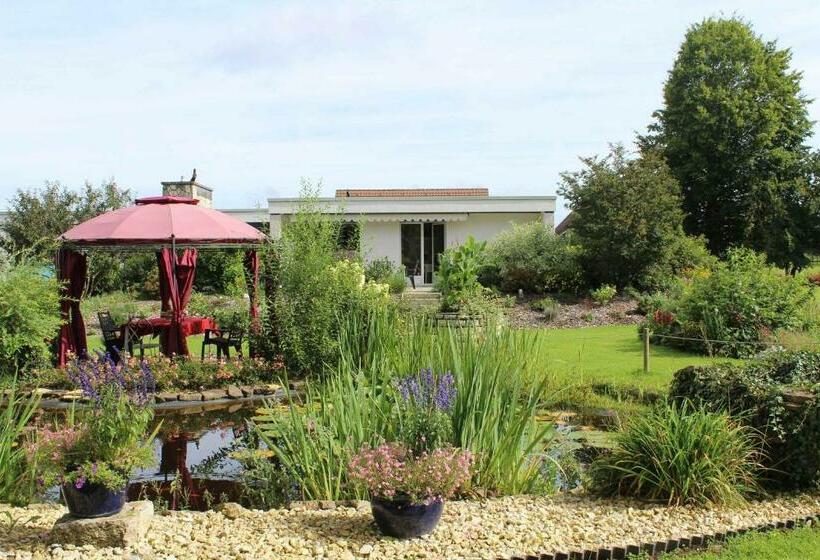 Bed and Breakfast Les Petites Chambres De La Bleue Maison