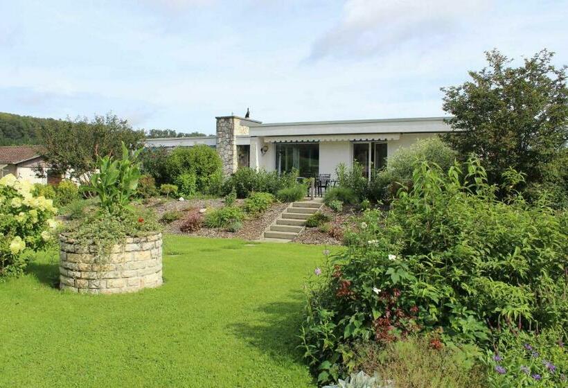 Bed and Breakfast Les Petites Chambres De La Bleue Maison