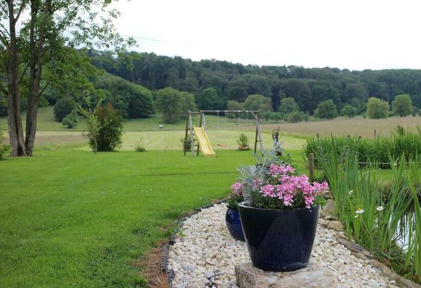 Bed and Breakfast Les Petites Chambres De La Bleue Maison