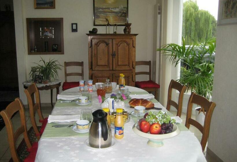 Bed and Breakfast Les Petites Chambres De La Bleue Maison