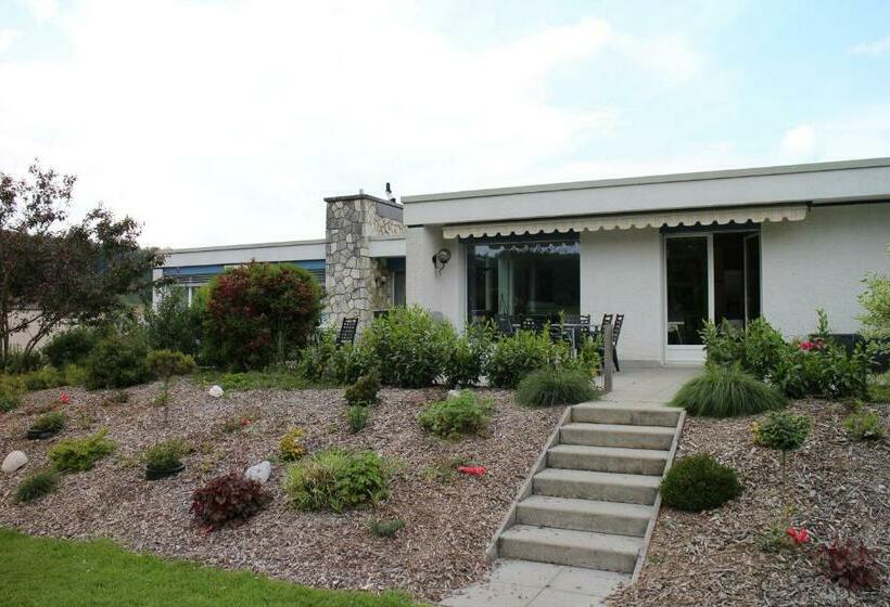 Bed and Breakfast Les Petites Chambres De La Bleue Maison