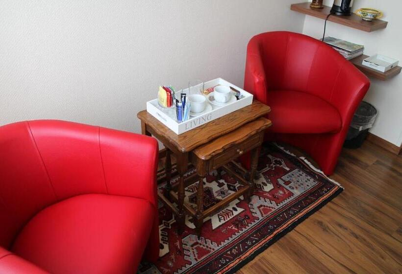 Bed and Breakfast Les Petites Chambres De La Bleue Maison