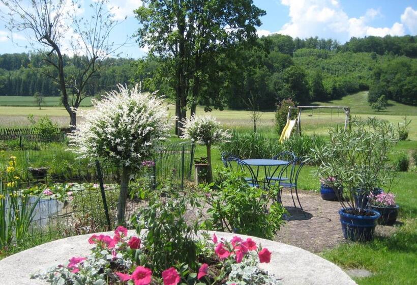 Bed and Breakfast Les Petites Chambres De La Bleue Maison