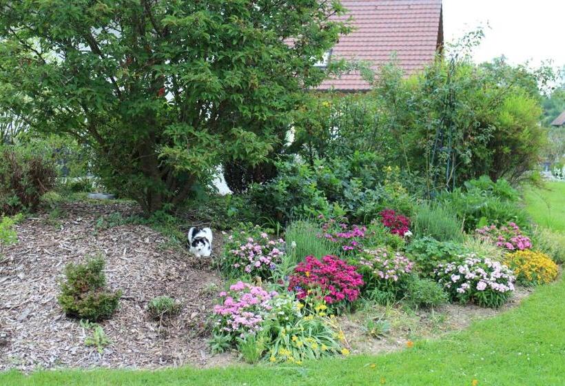 Bed and Breakfast Les Petites Chambres De La Bleue Maison